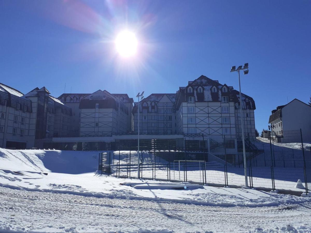 Lux Dunja Cardaci - White Apartment Kopaonik