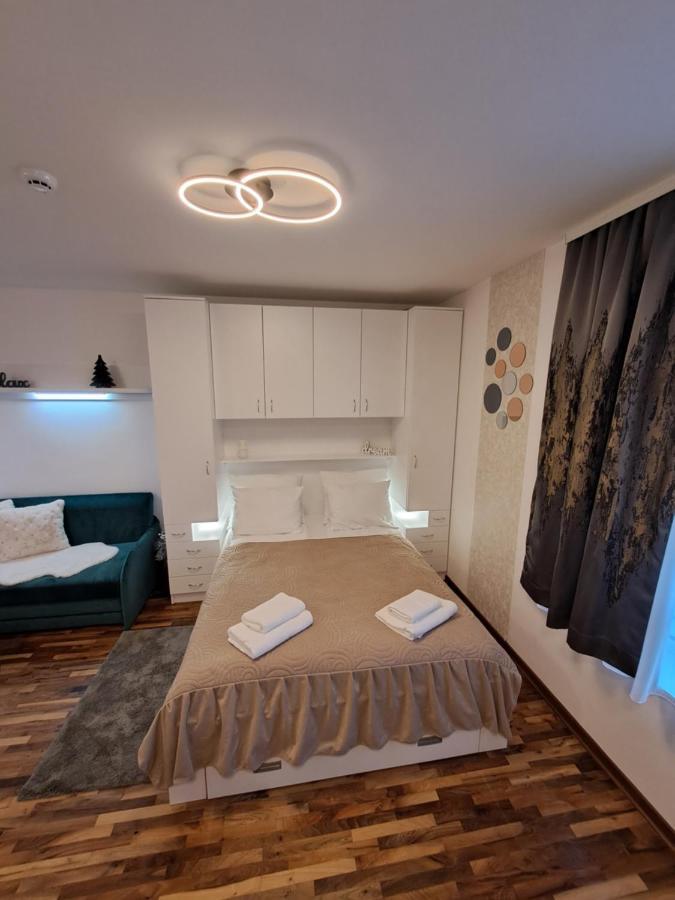 Lux Dunja Cardaci - White Apartment
