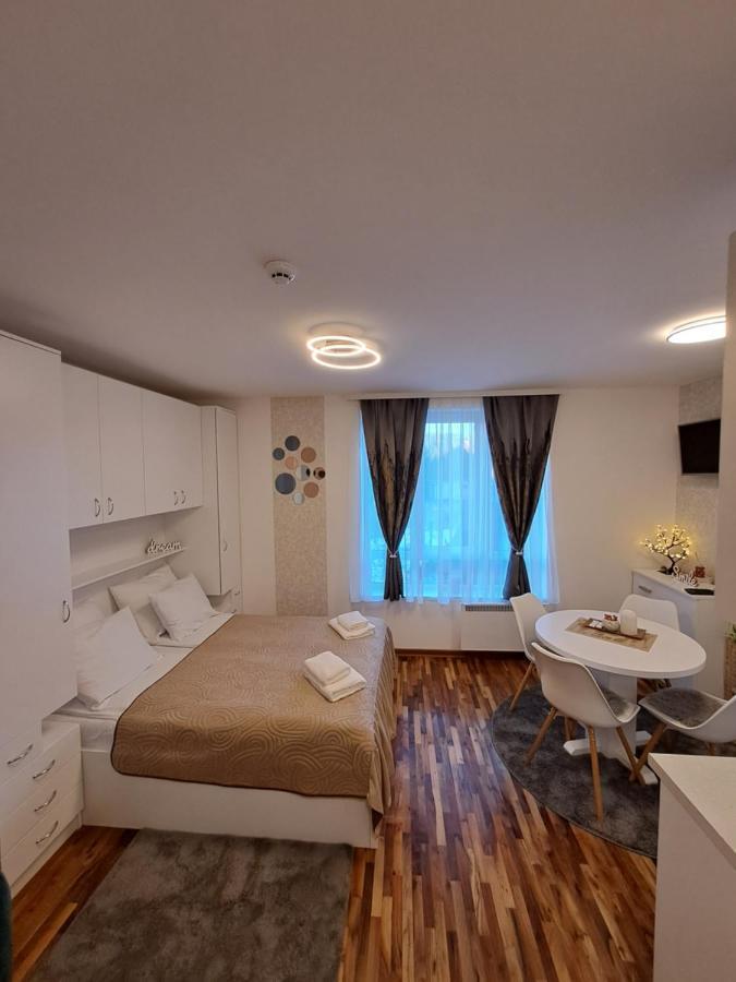 Lux Dunja Cardaci - White Kopaonik