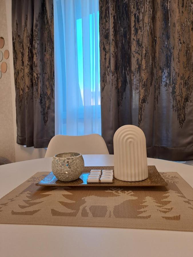 Apartment Lux Dunja Cardaci - White